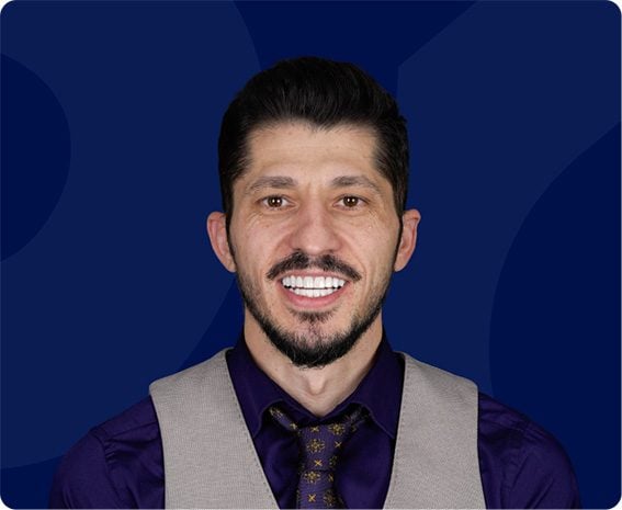 Implanturi Dentare și Tratamente Endodontice - Andrei, 38 de Ani 2 client